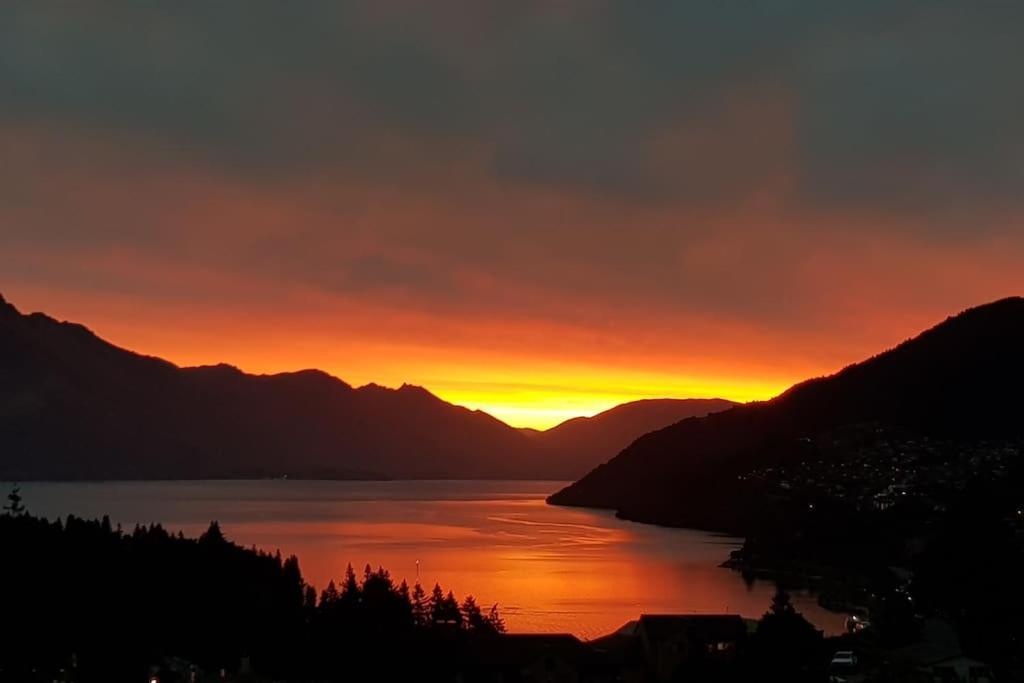 Awesome Studio - Amazing Mountain & Lake Views Distretto di Distretto di Queenstown Esterno foto